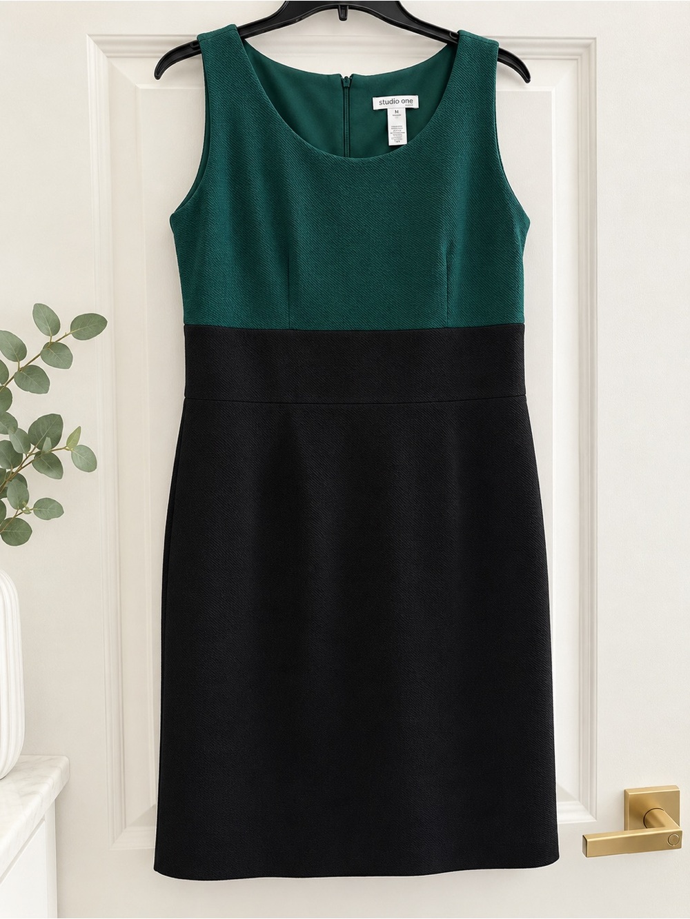 Studio One Emerald Green and Black Sleeveless Sheath Dress